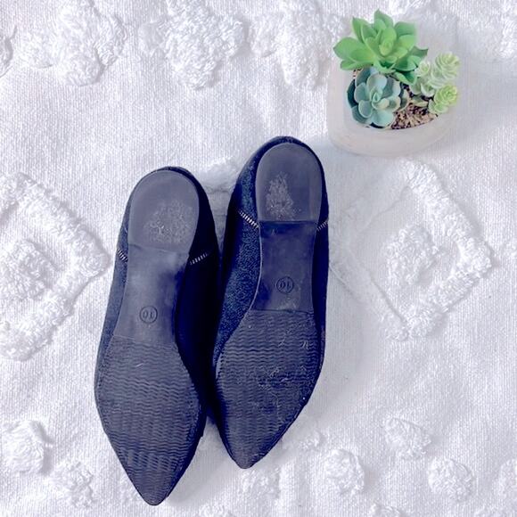 Xhilaration Pointy-Toed Zipper Faux Suede Flats Size 10 - Picture 4 of 7